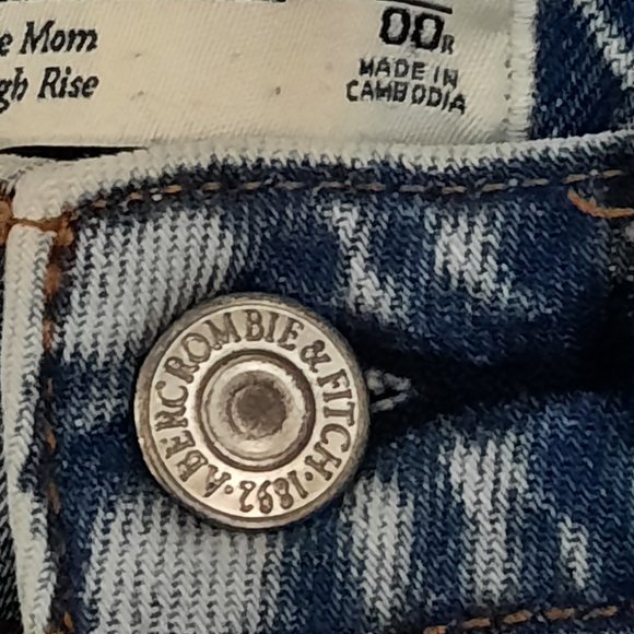 Abercrombie & Fitch Distressed Acid Wash High Rise Mom Jeans Size 24 - Picture 9 of 11